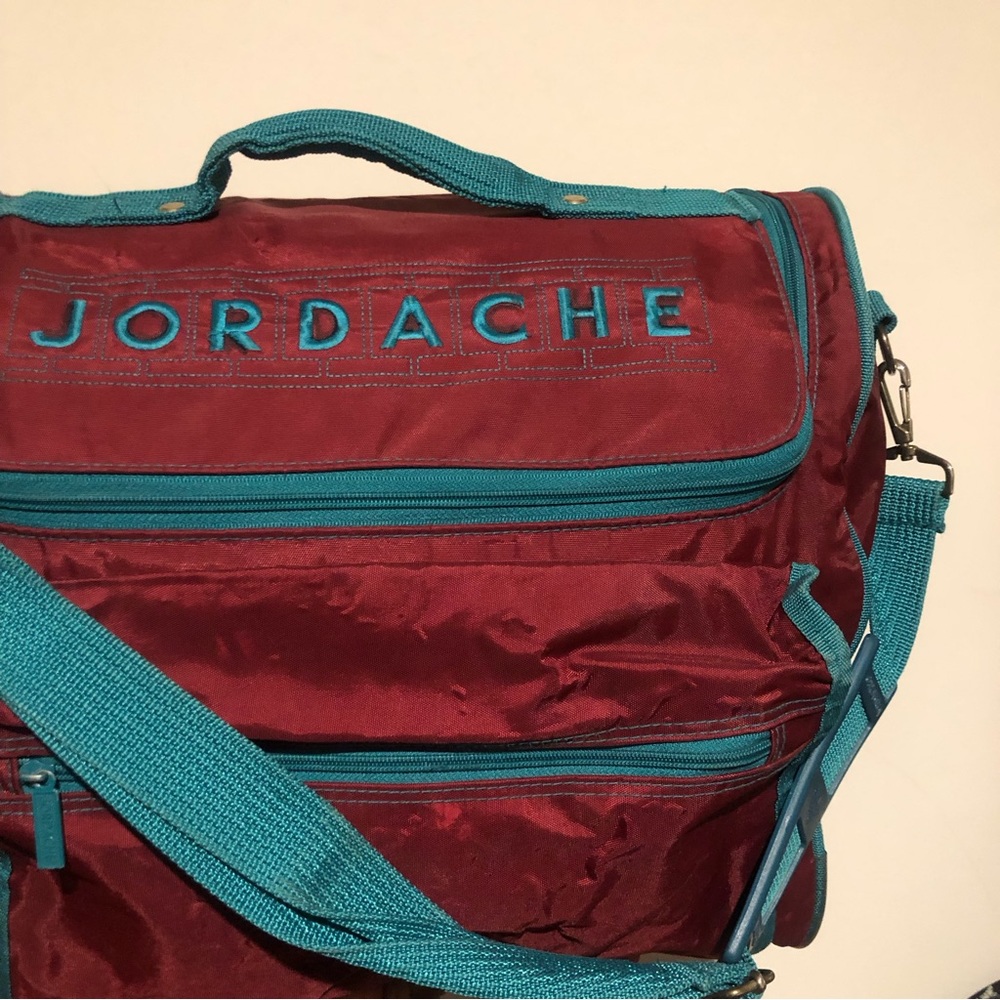 VINTAGE JORDACHE CRANBERRY/TEAL TRIM DUFFEL BAG